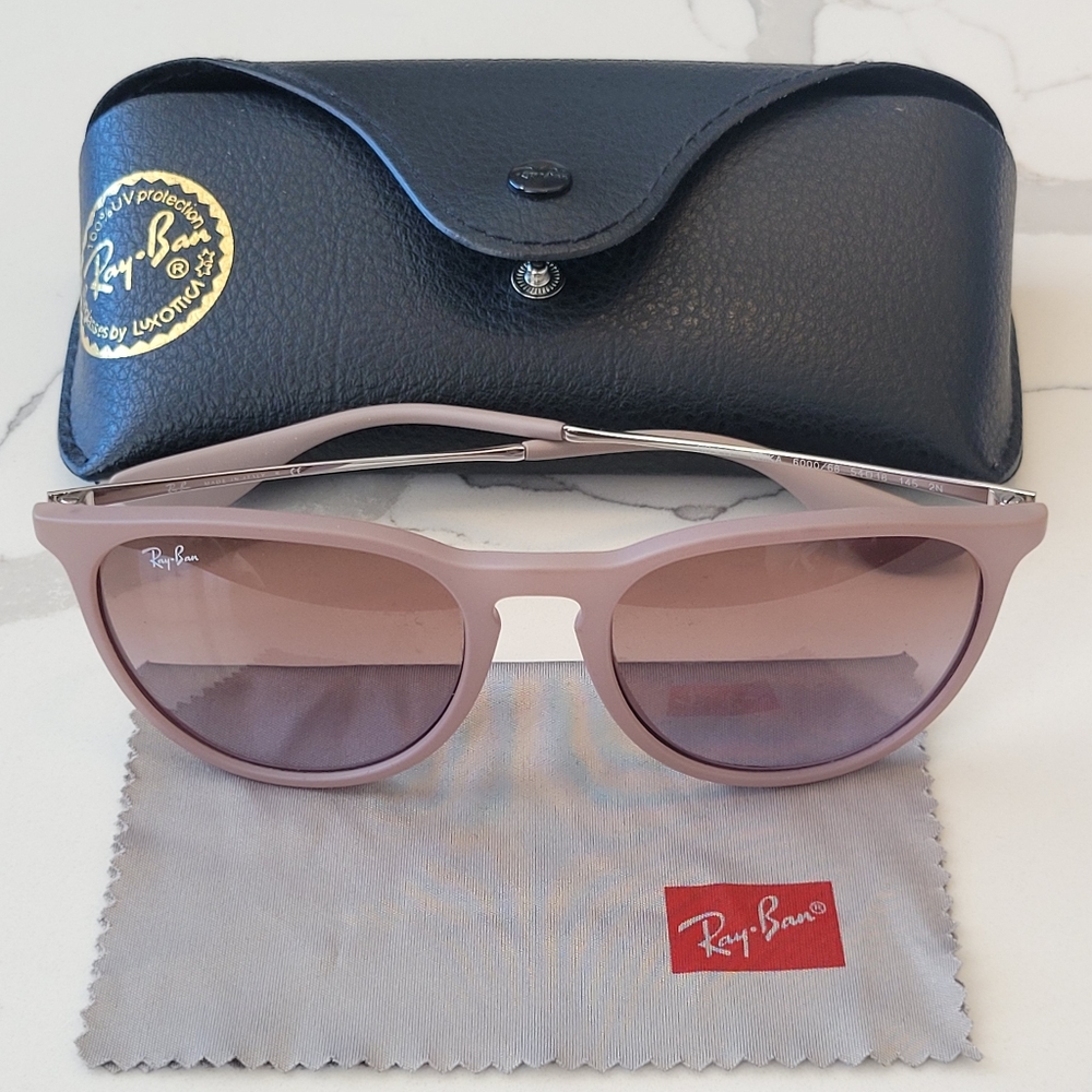 *️⃣ S O L D *️⃣ Ray Ban Erika Sunglasses